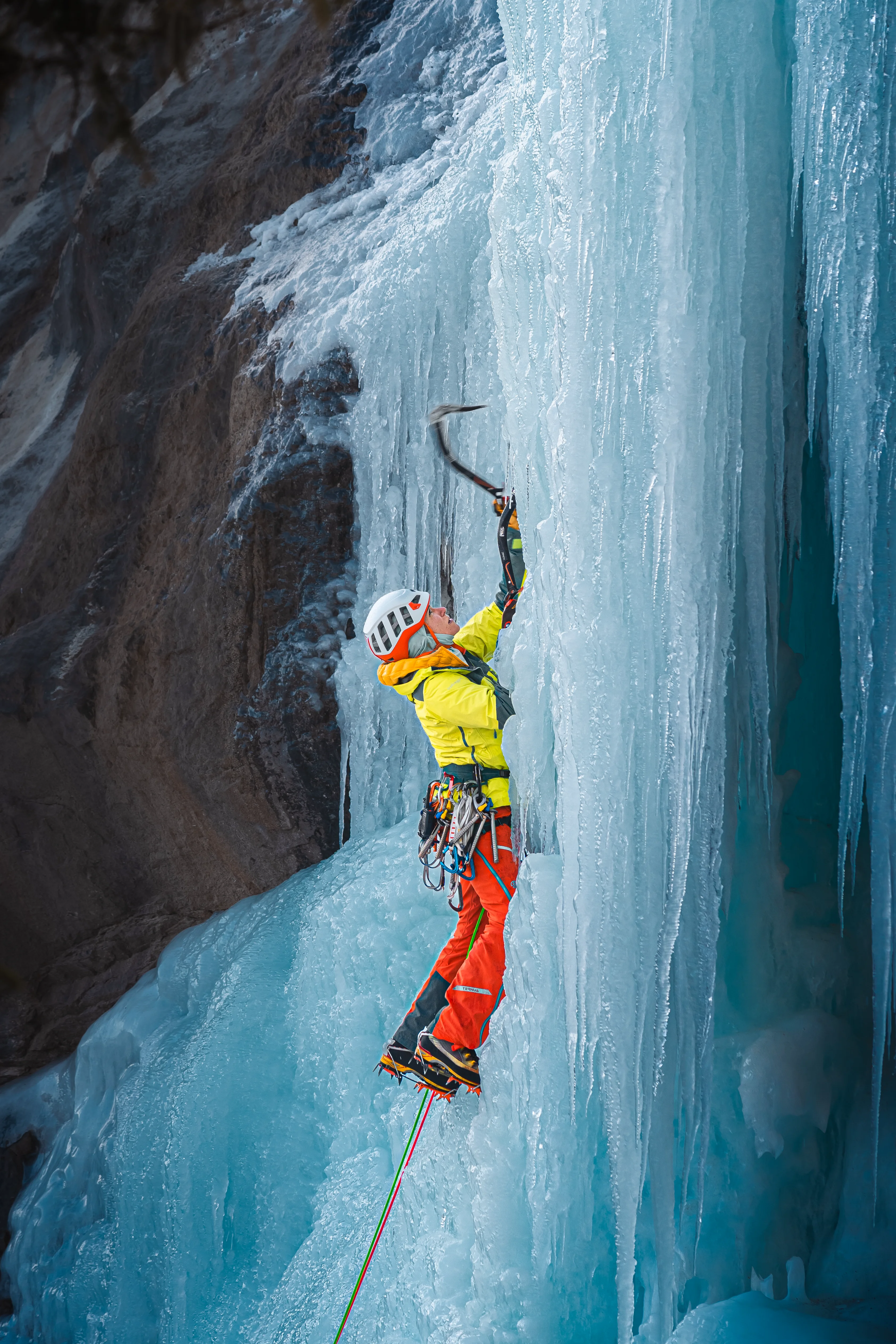 Leonardo_Iezzi_Ice_Climbing_photography (13)