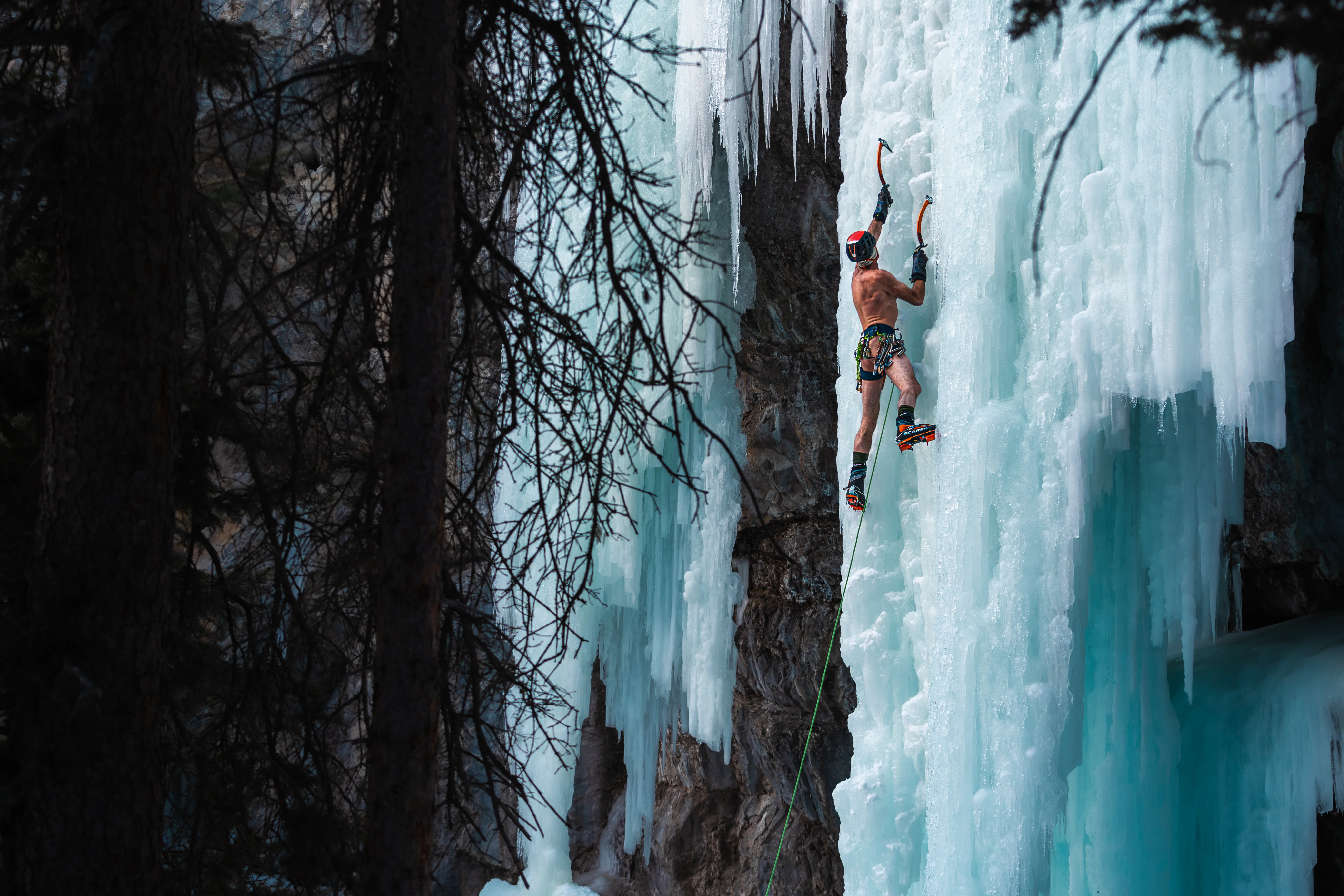 Leonardo_Iezzi_Ice_Climbing_photography (16)