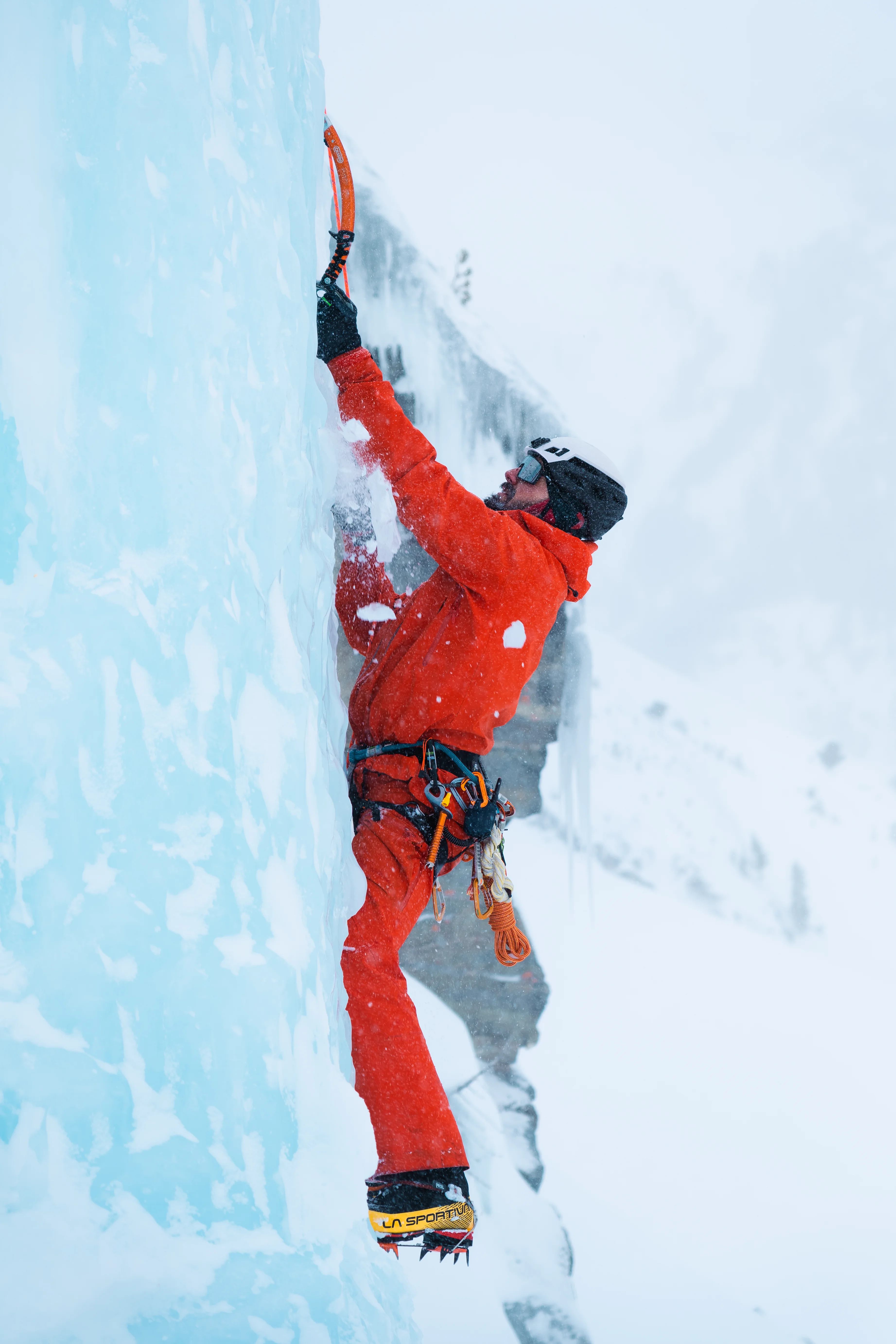 Leonardo_Iezzi_Ice_Climbing_photography (19)