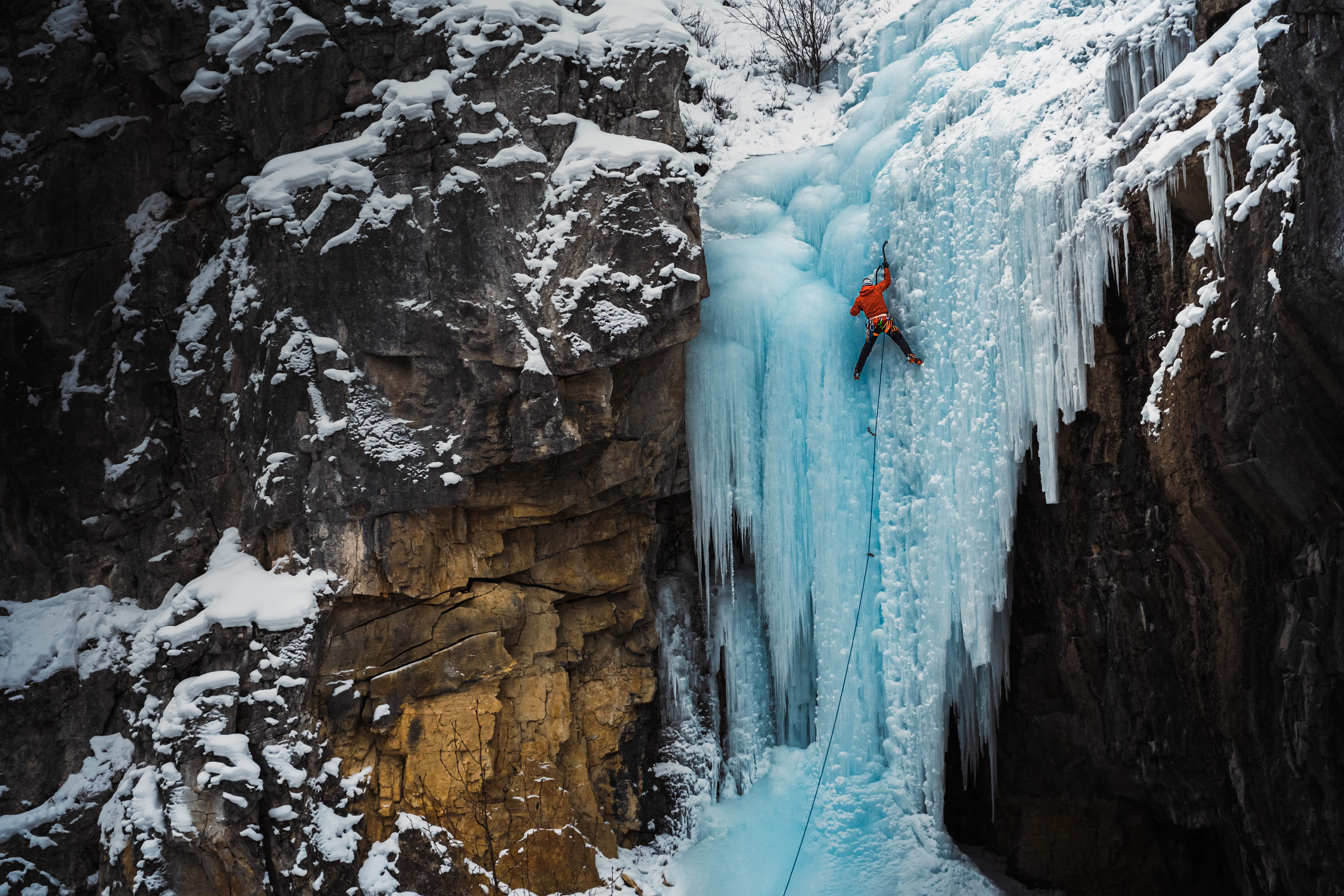 Leonardo_Iezzi_Ice_Climbing_photography (24)