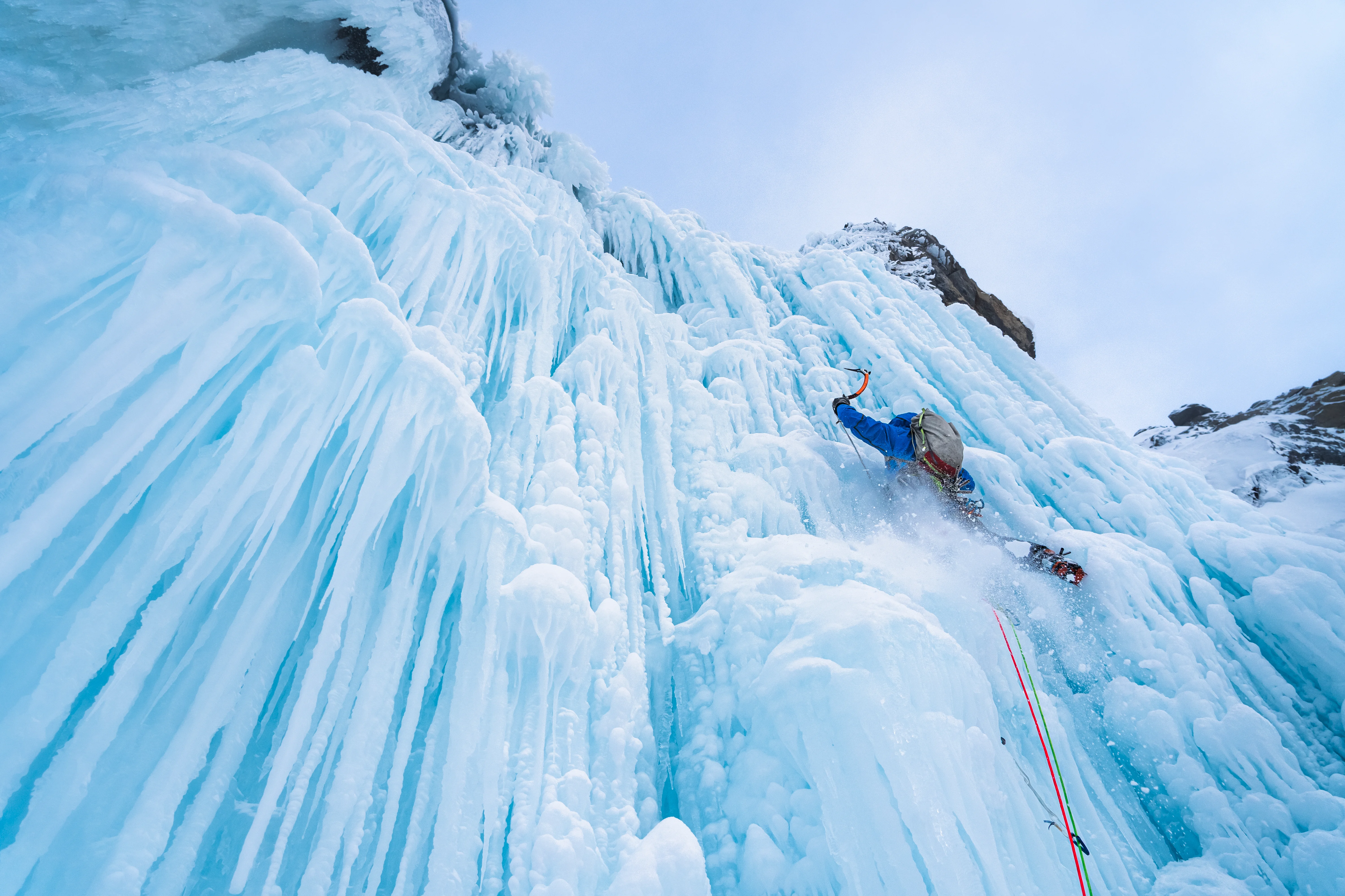 Leonardo_Iezzi_Ice_Climbing_photography (3)