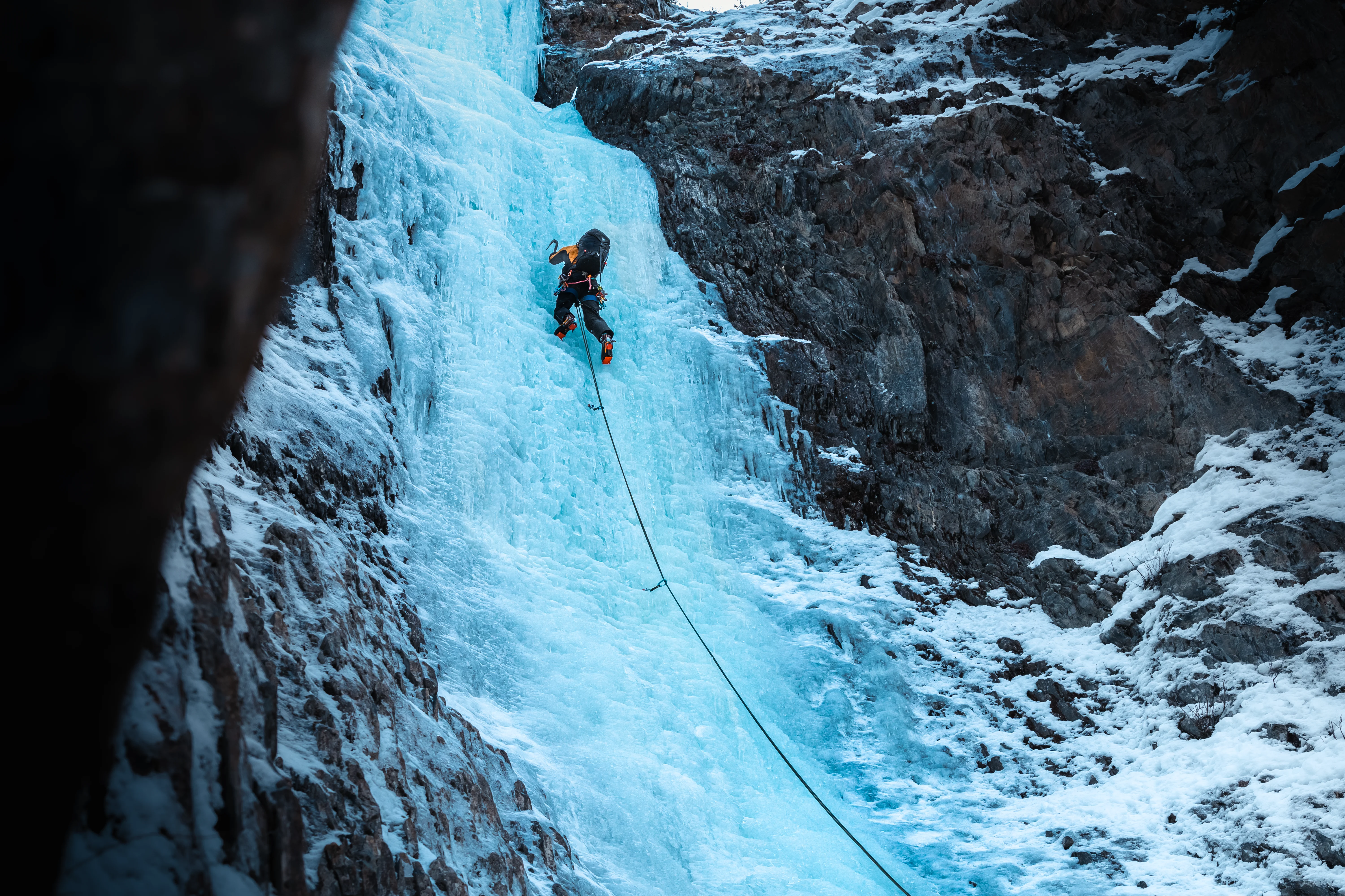 Leonardo_Iezzi_Ice_Climbing_photography (6)