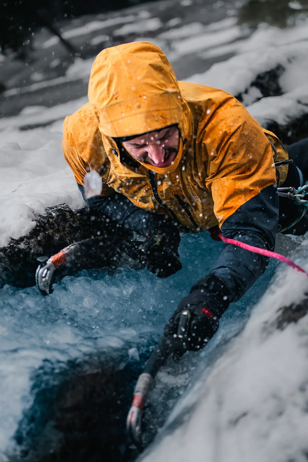 Leonardo_Iezzi_Upper_Black_Dyke_Ice_Clibming_Squamish_0